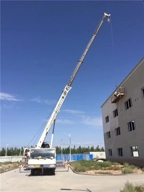 麦积区“轻装强干”—— 吊车的 “轻量化臂架” 技术